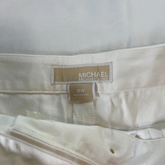 Michael by Michael Kors White High Waist 11" Inseam Bermuda Shorts | Size 18W - Picture 3 of 6